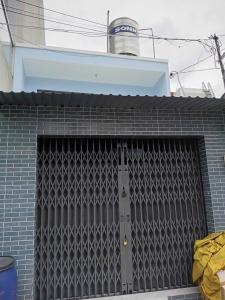 Bán nhà Hòa Bình (Hiệp Tân, Tân Phú) - 70m2 (4x17.5m), 2 tầng, 3PN, 2WC - Hẻm xe hơi - Nhà đẹp ở ngay - Giá 6.95 tỷ